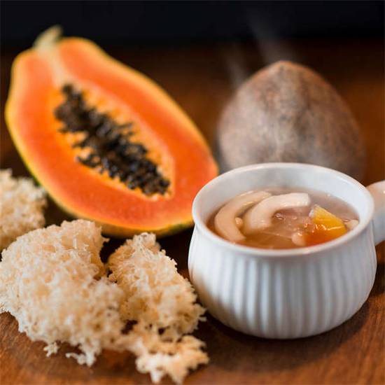 Stewed Sea Coconut with Papaya 椰香木瓜炖海底椰